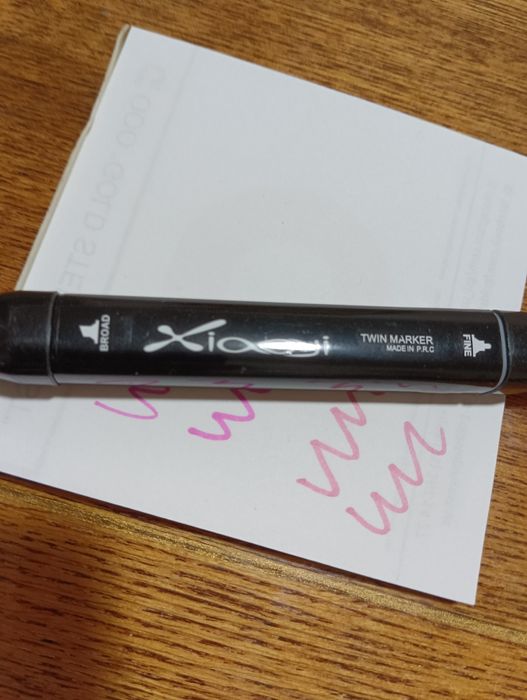 Продам набор профессиональных маркеров.