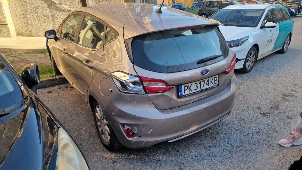 продавам Ford Fiesta vignale 2019 с удар цяла за части