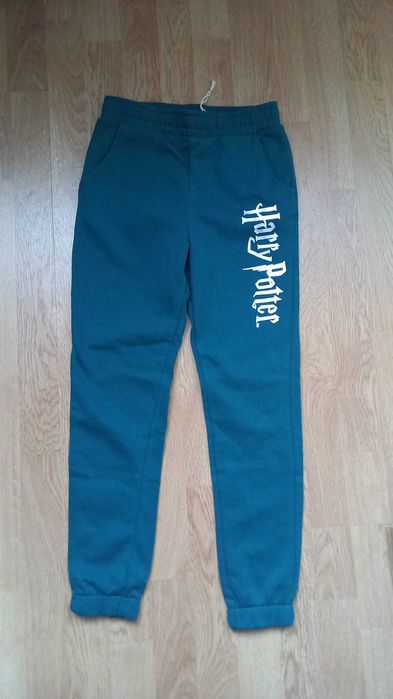 Pelerină fantezie cu imprimeu H&M Harry Potter 134/140, Pantaloni NOI