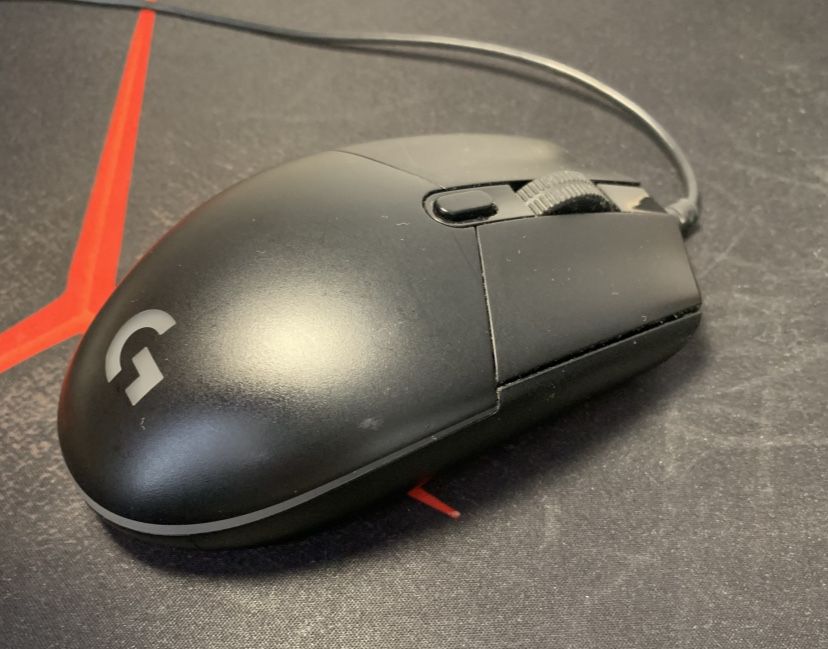 Игровая мышка Логитек