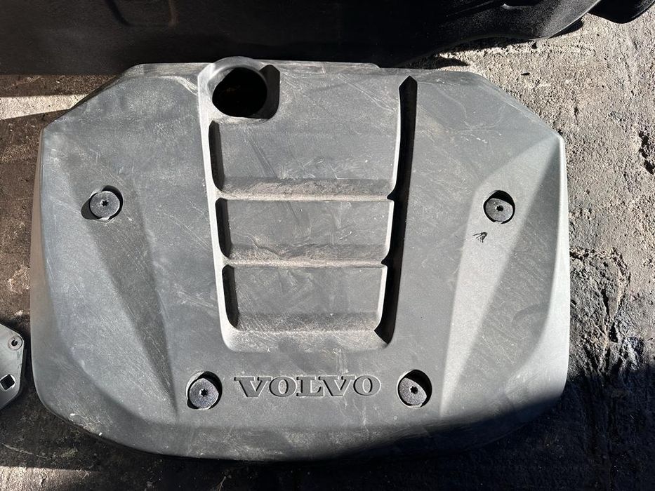 Capac motor 1.5 benzina Volvo XC40 32257420