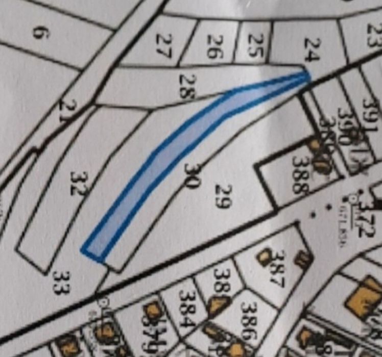 Продавам нива на 30 километра от София с възможност за регулация  1680 квадратни метра в село Извор