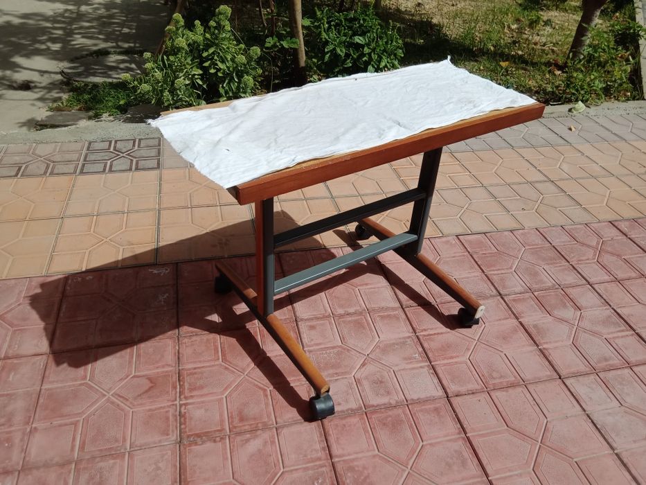 Подставки под телевизор деревянные и металлические