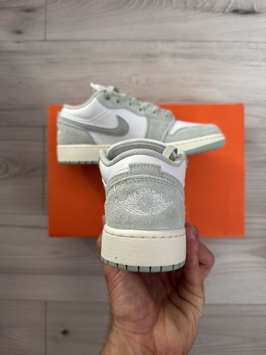 Nike Air Jordan 1 Low SE