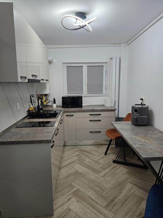INCHIRIEZ apartament cu 2 camere in regim hotelier