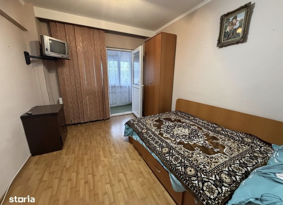 Vand apartament 3 camere