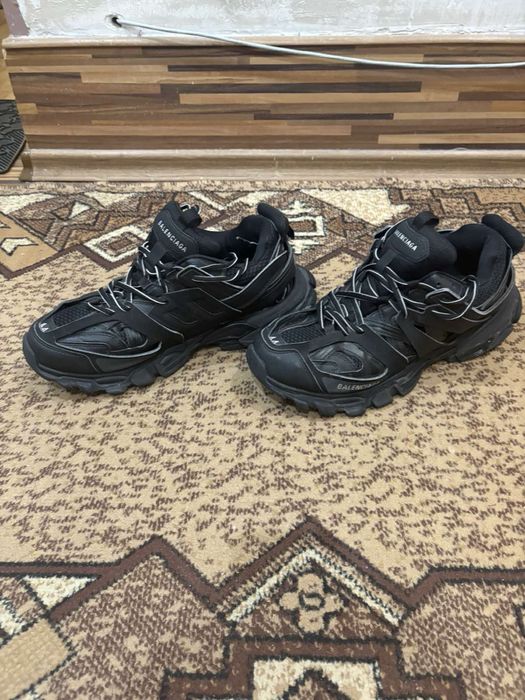 Продавам balensiaga