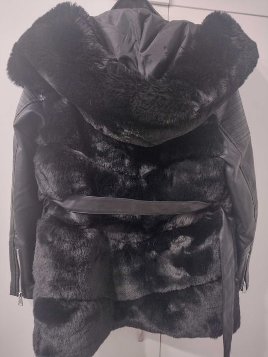 Дамско яке с качулка