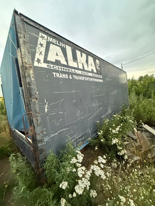 Продам грузовую будку