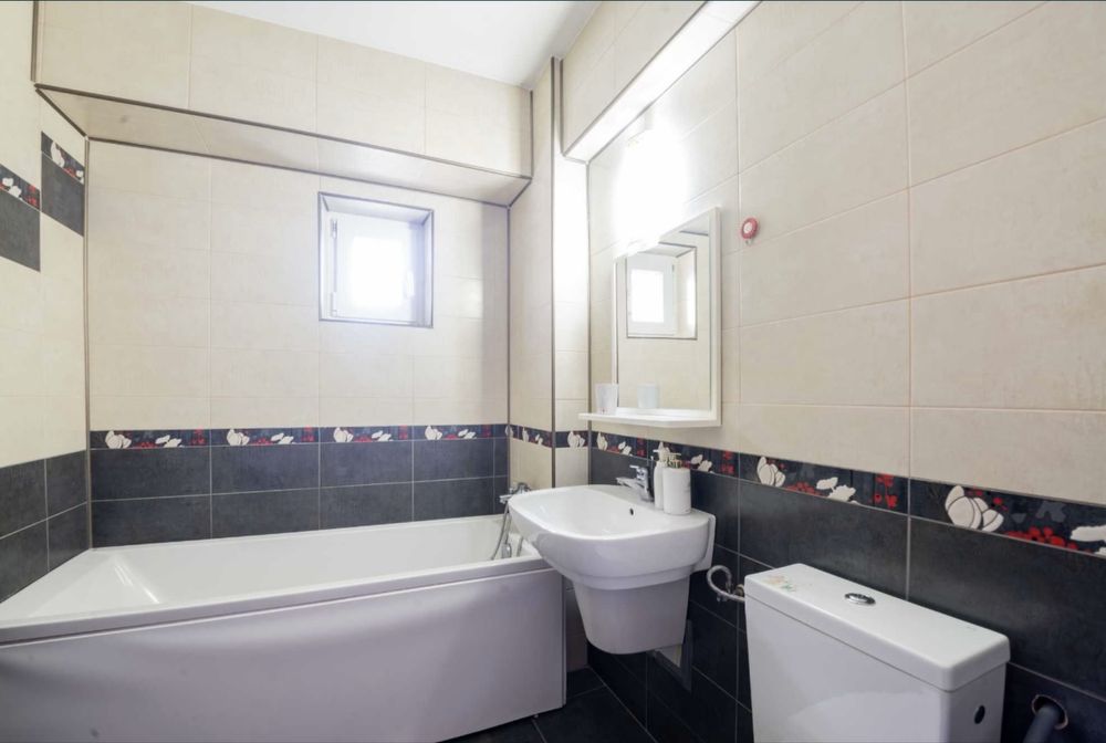 STOP! Apartament 3 camere, etaj 8/8, cartier Rovine, zona Posta