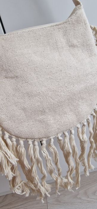 New Look - Geanta cross body vacanta bej crem margele scoici