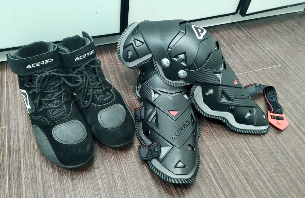 Echipament moto -gata de drum