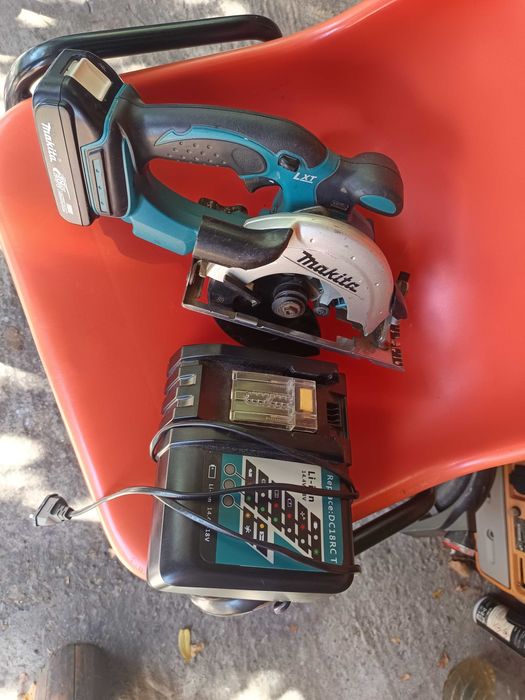 Circular Makita baterie 18 V.