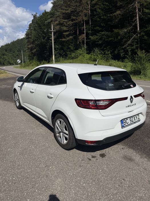 Renault Megane IV Hatchback 1.3 TCe 140 CP – 2019 | Înmatriculată RO | Apple CarPlay / Android Auto