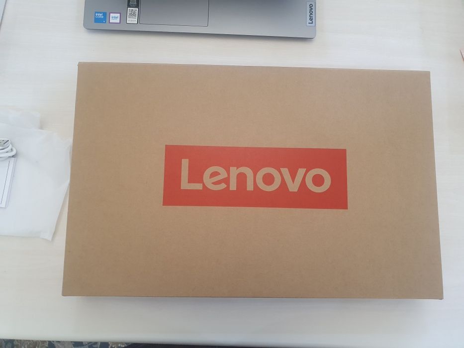 Lenovo  IdeaPad Slim 3
