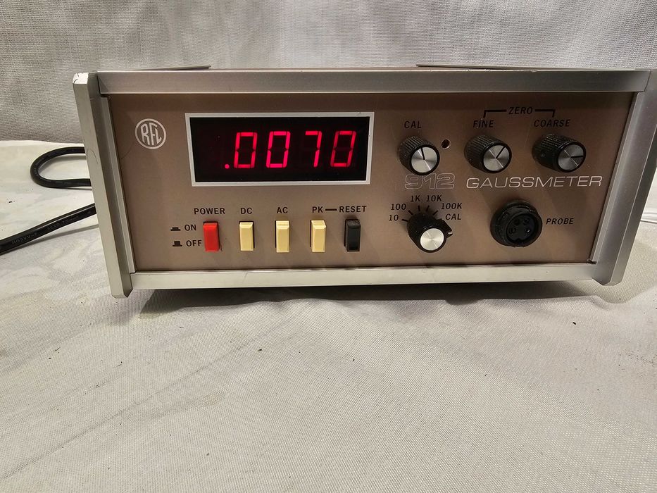 RFL 912 Gaussmeter
