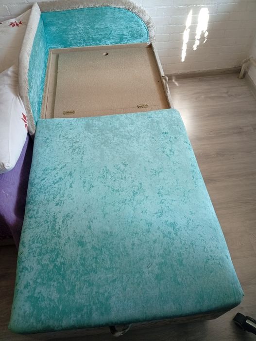 Продам диван-кровать подростковая