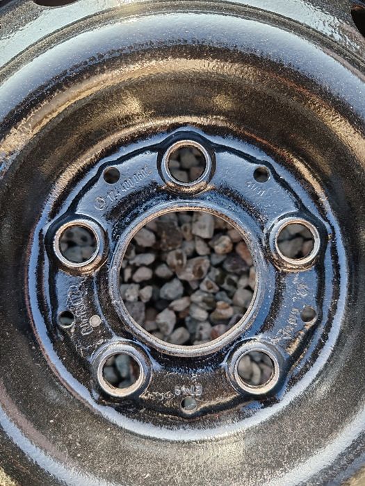 Продам срочно резину с дисками