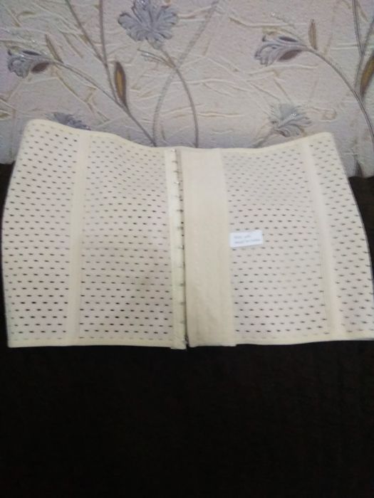 Новый корсет на крючках.