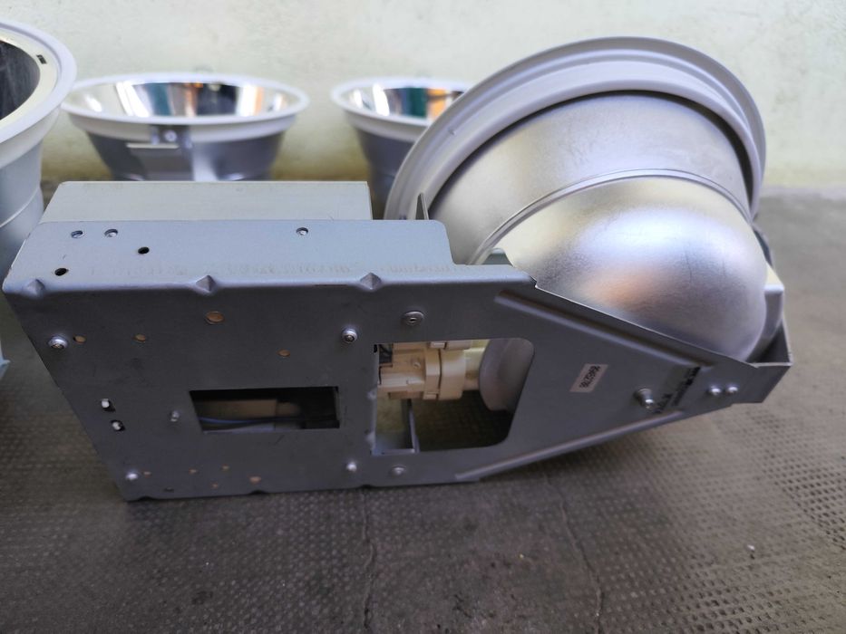 Grila aer aluminiu cu lampi incastrate