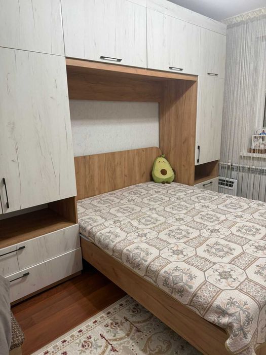 Продам спальный гарнитур