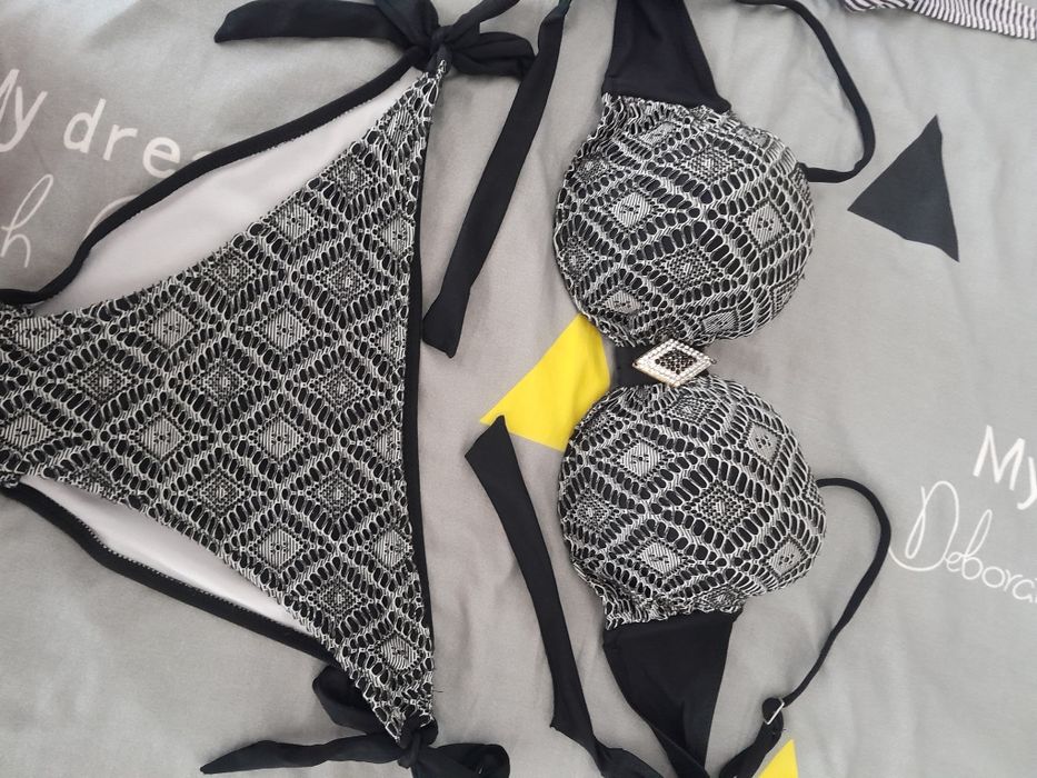 Продам купальники новые