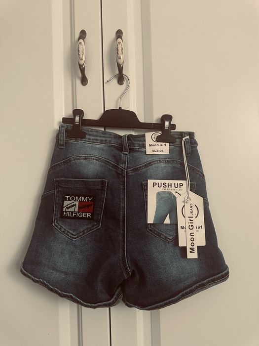 Pantaloni scurti / blugi ,Tommy Hilfiger , cu push up , cu talie inalta , NOI , masura S