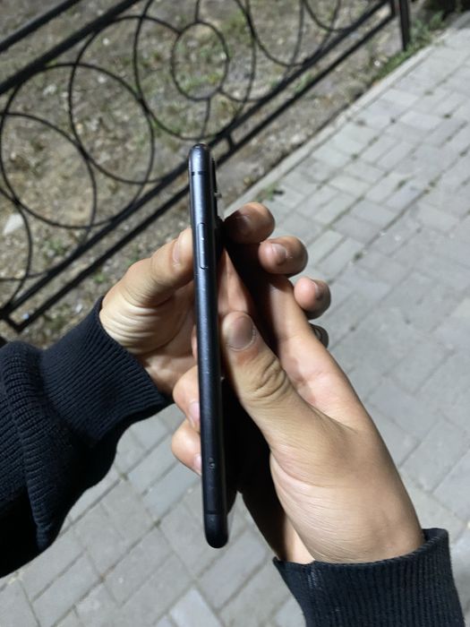 Продам iPhone 11, 64 ГБ