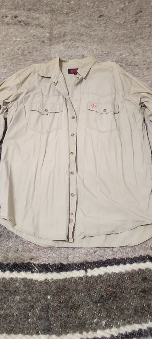 Vând cămașă Fjallraven