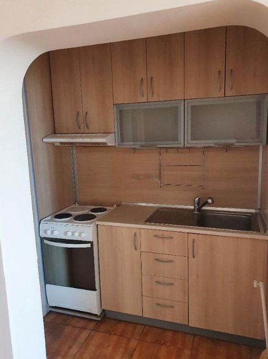 Дава се под наем Двустаен апартамент в Варна, Цветен квартал - 60 кв.м за 425 € - Снимка #1