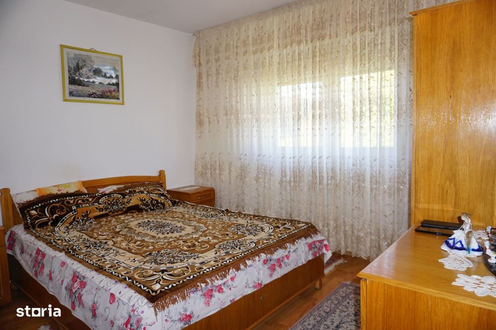 Apartament cu 4 camere si centrala termica-etajul 2/4