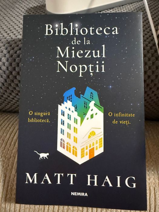 Carte biblioteca de la miezul noptii
