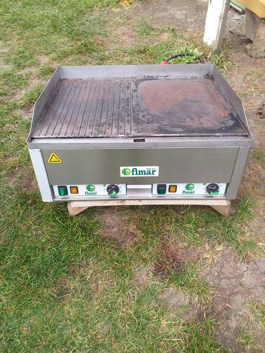 Vând grill electric aproape nou foarte puțin folosit