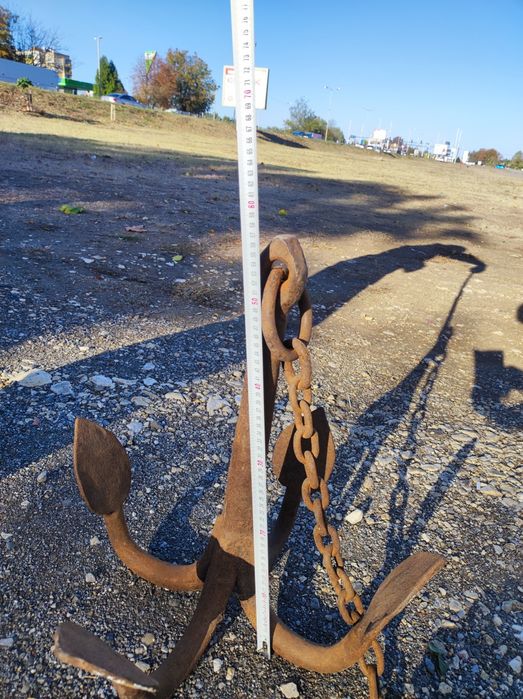 Старинна корабна котва