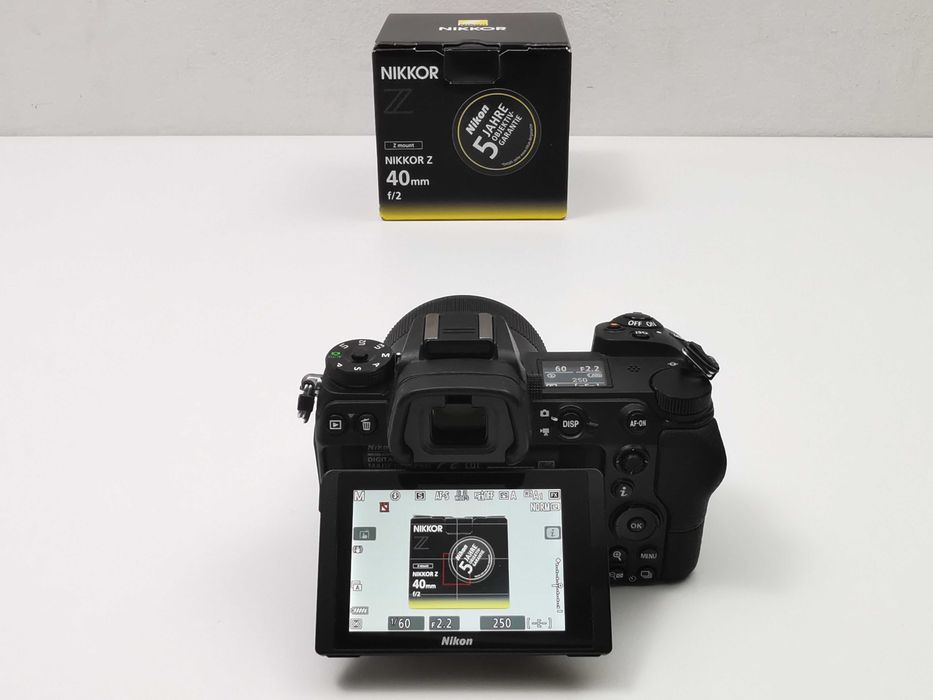Nikon Nikkor Z 40mm f/2 Full Frame обектив за Nikon Z фотоапарати