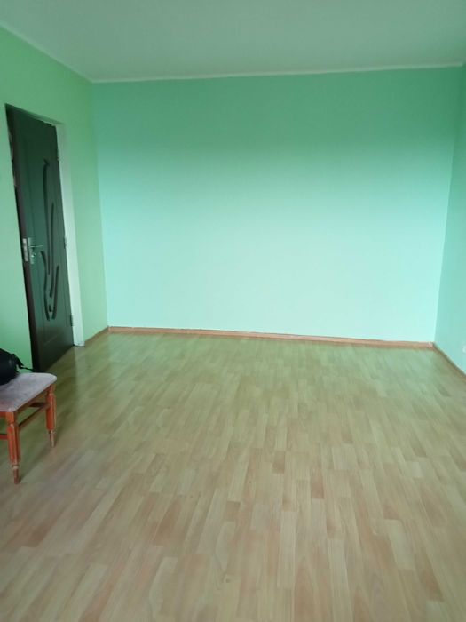 Închiriez apartament3 camere Apusului sector6 la etajul 6/10, nemobilat