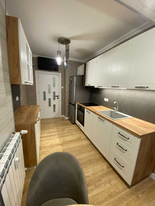 Продава се Тристаен апартамент в Пловдив, Център - 100 кв.м за 2395 €/кв.м - Снимка #18