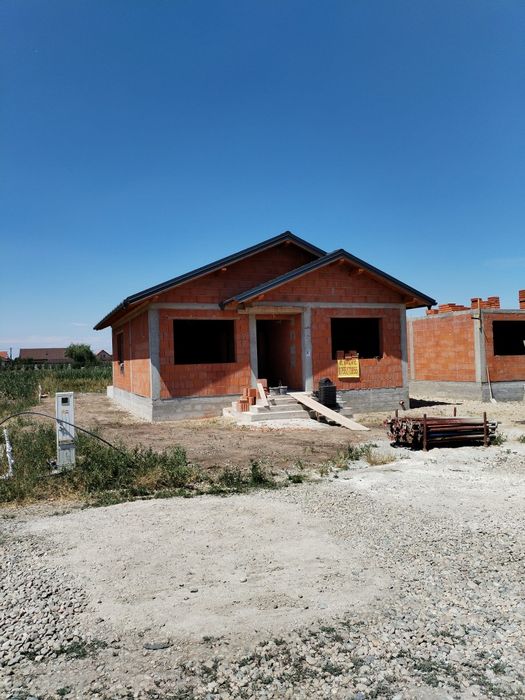 Casă la rosu( finisat-90000 eur) Osorhei