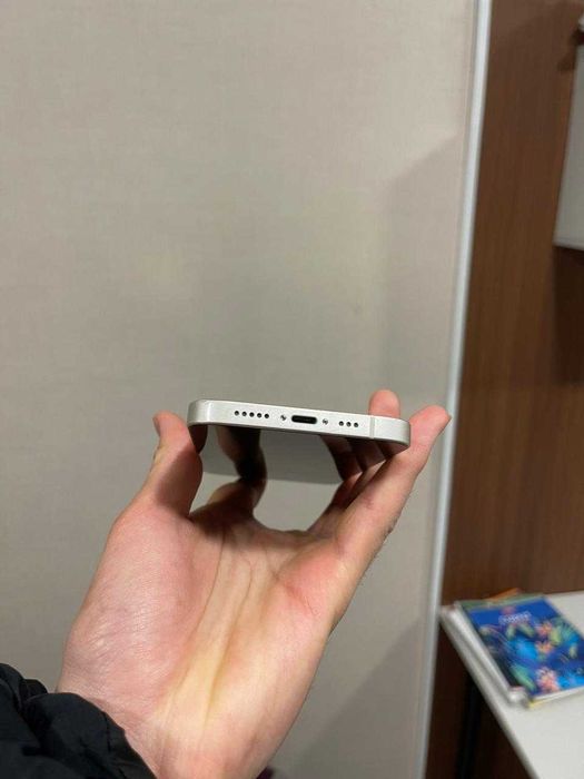 Айфон 13 128 гб.