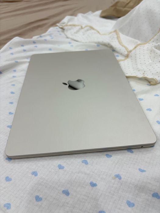Продается macbook air на м3 16/512 в состоянии нового ноутбука .