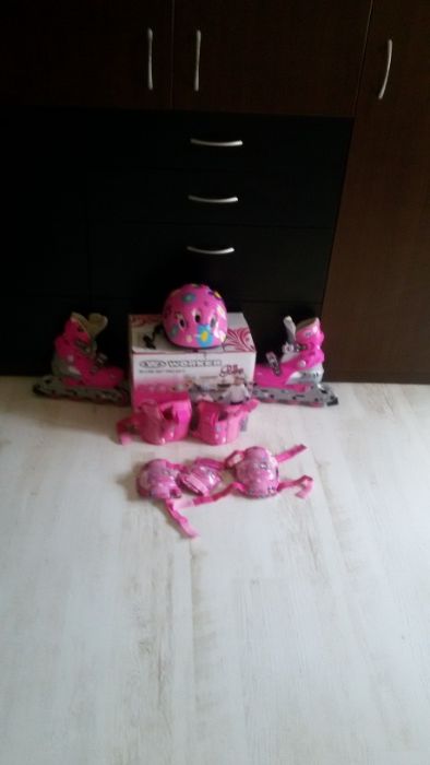 Продавам ролери.