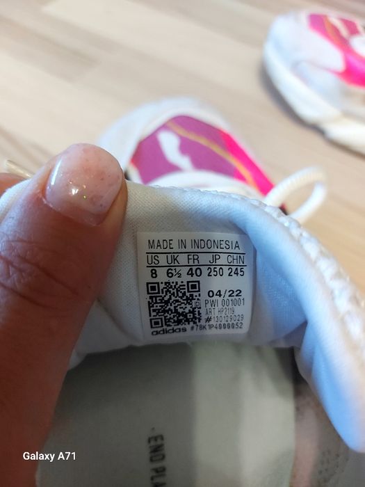 Маратонки адидас