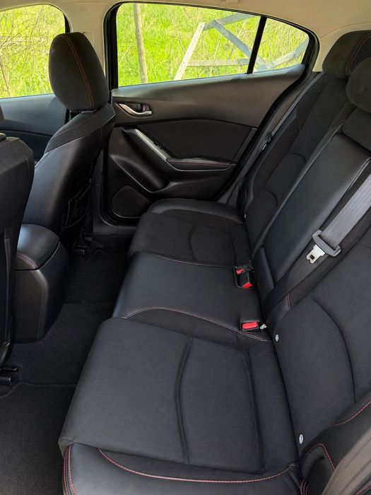 Vând Mazda 3 2016