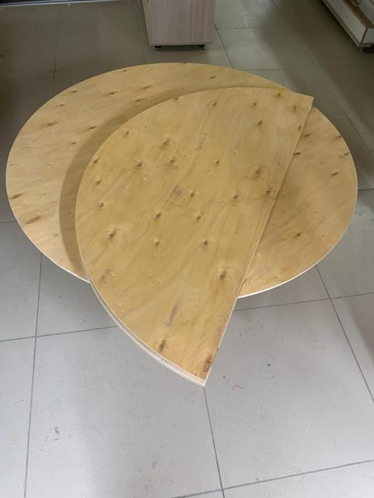 Продам круглые столы.