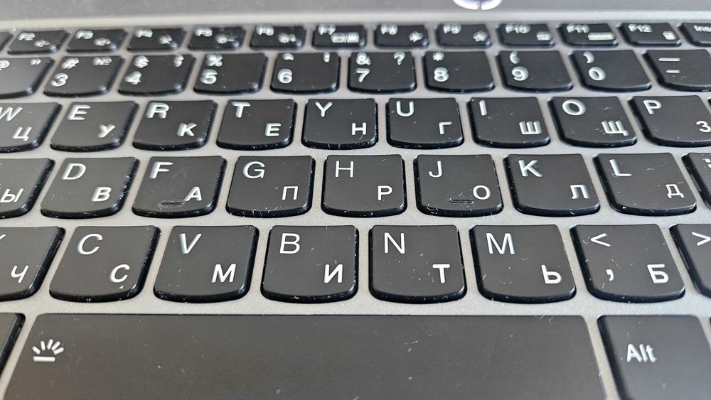 Lenovo loq 15arp9