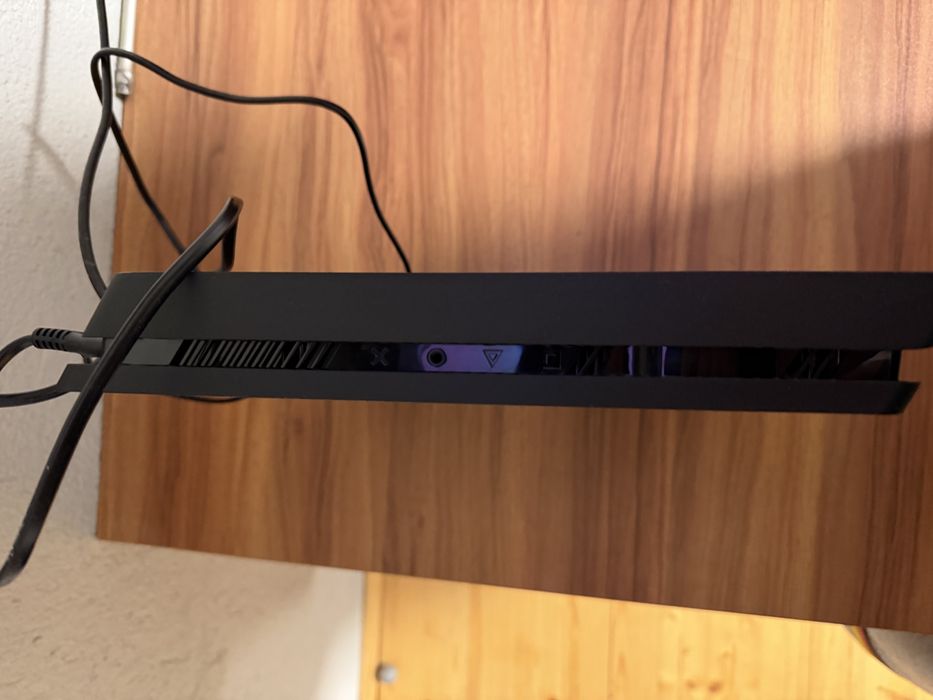 Конзола Sony Playstation  4