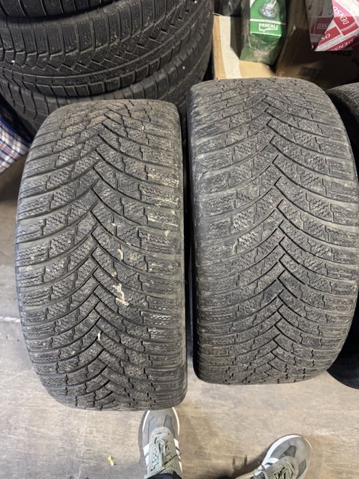 Продавам зимни гуми R19 255/40