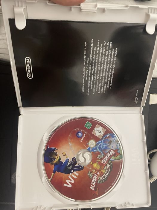 Consolă Wii Black Edition + Placă Fitness + Pachet 13 Jocuri