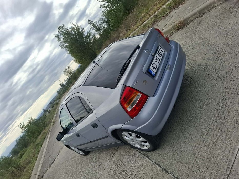 Vând motor defect