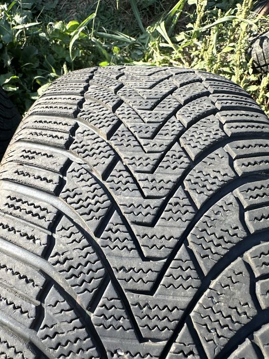 Jante BMW Seria 7 G11 2015-2019 cu cauciucuri de iarna 245/50 R18